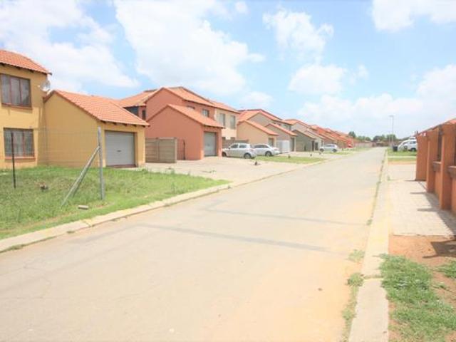 2 Bedroom Duplex in Vanderbijlpark SE4