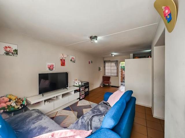 2 Bedroom Duplex in Weavind Park