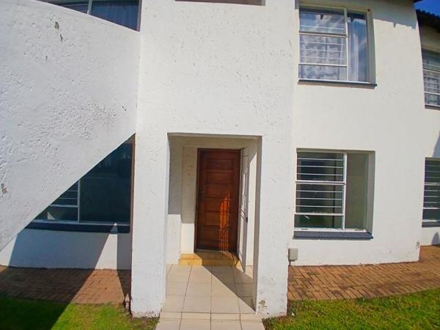 2 Bedroom Duplex in Weltevreden Park