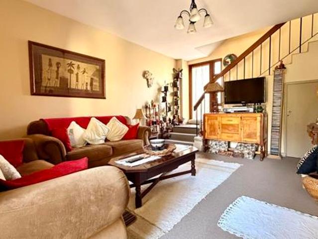 2 Bedroom Duplex in Wembley