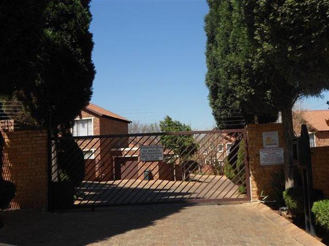 2 Bedroom Duplex in Wilgeheuwel