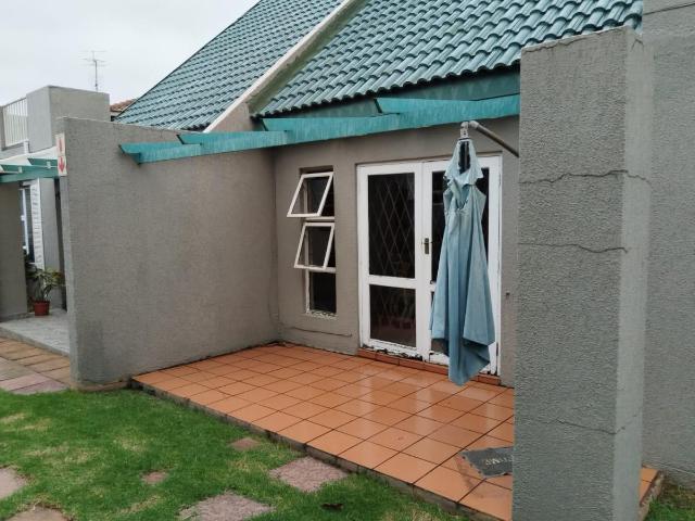 2 Bedroom duplex loft to rent in Weltevreden Park, Roodepoort