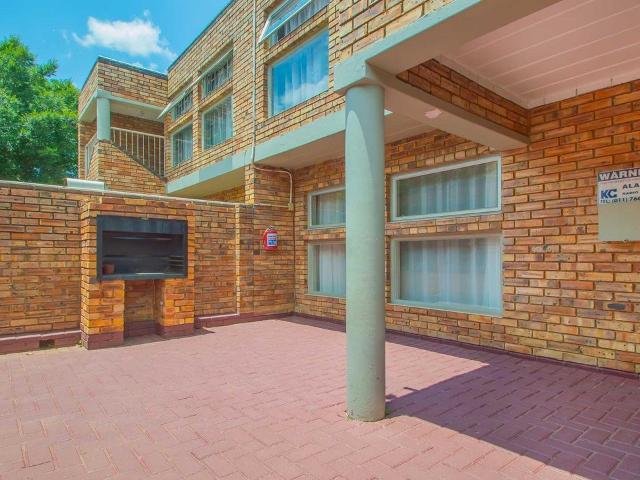 2 Bedroom duplex loft to rent in Florida, Roodepoort