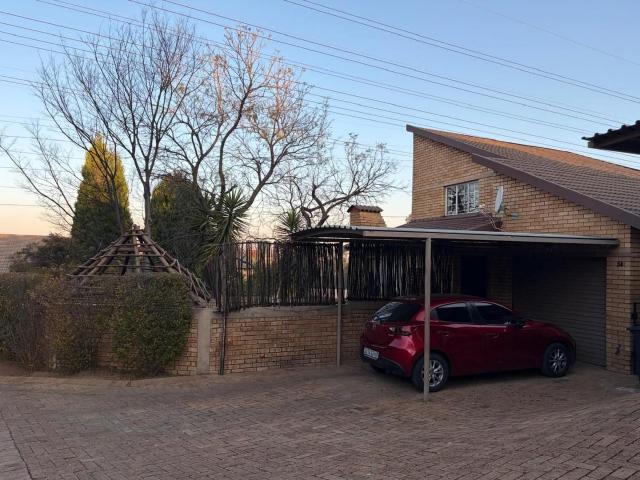 2 Bedroom duplex loft to rent in Olivedale, Randburg
