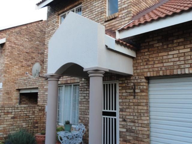 2 Bedroom Duplex To Let in Baillie Park