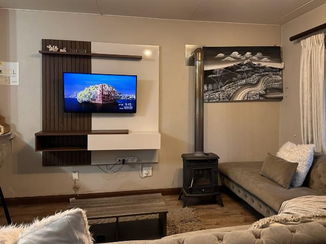 2 Bedroom Duplex To Let in Bromhof