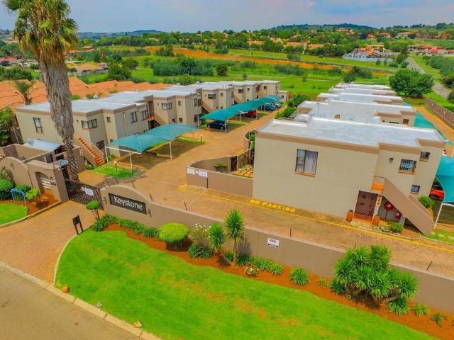 2 Bedroom Duplex To Let in Glenvista