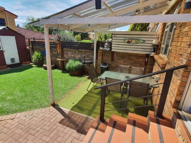 2 Bedroom duplex townhouse sectional for sale in Pentagon Park, Bloemfontein