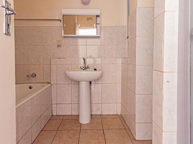 2 Bedroom duplex townhouse sectional for sale in Windsor East, Randburg