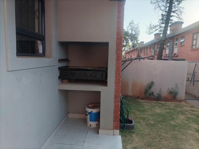 2 Bedroom duplex townhouse sectional for sale in Theresapark, Akasia