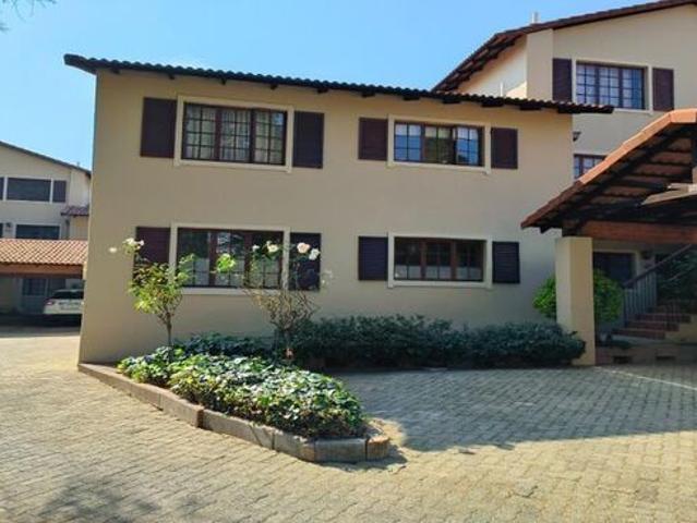 2 Bedroom duplex townhouse sectional rented in Morningside, Sandton