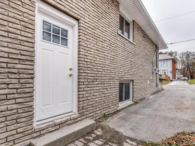2 bedroom Duplex unit near Simcoe / Olive with Huge private backyard