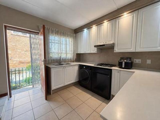 2 bedroom duplex with private garden.
