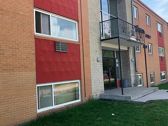 2 Bedroom Ek/elmwood 320 Poplar Ave