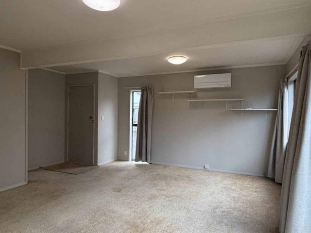 2 bedroom + extra bedroom/office space