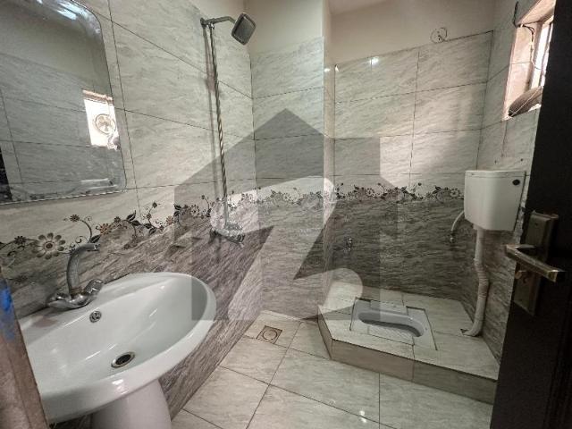 2 Bedroom Family Flat Available For In Soan Garden Main Markaz gas separate bijli separate lift 24/7 Soan Garden Block B