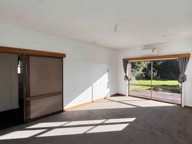 2 Bedroom Family Home in the Heart of Mt Roskill!