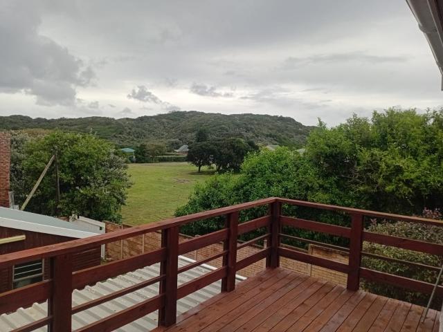 2 Bedroom Flat To Let in Kaysers Beach