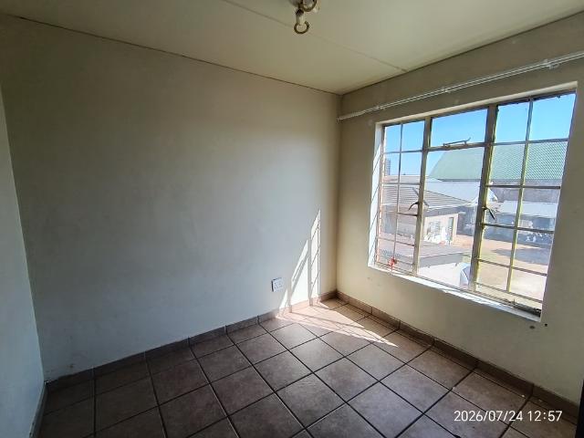 2 Bedroom Flat To Let in Kempton Park Central