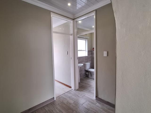 2 Bedroom Flat To Let in St Helena