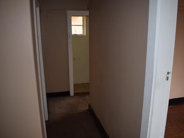 2 Bedroom Flat To Let in Yeoville