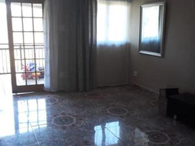 2 bedroom flat to rent in meer en see!