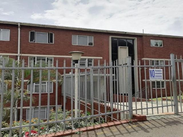 2 Bedroom flat to rent in Bluff, Durban