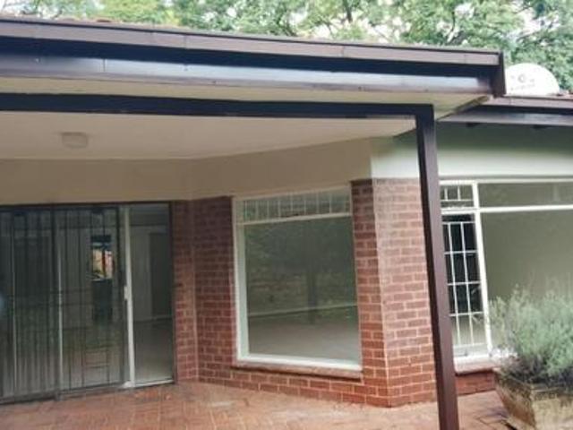 2 bedroom flat to rent in dunkeld