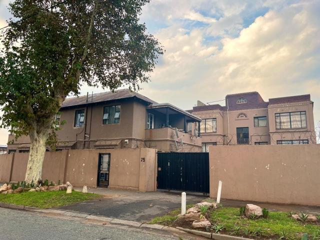 2 Bedroom Flat For Sale in Turffontein