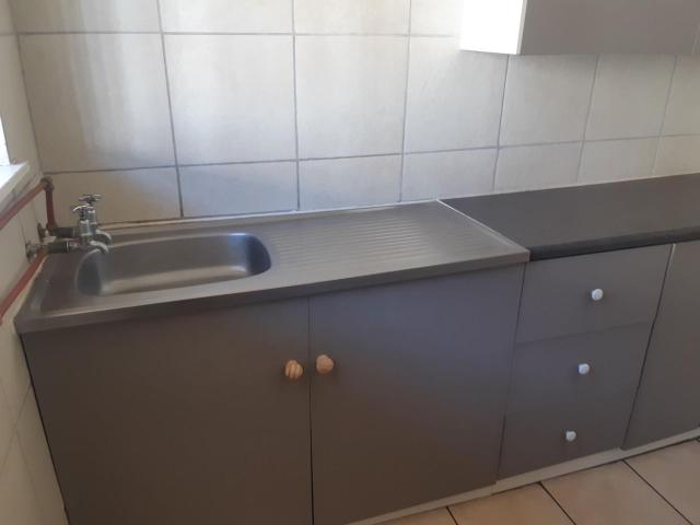 2 Bedroom Flat For Sale in Vanderbijlpark CW 2
