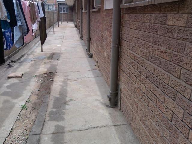 2 Bedroom Flat For Sale in Vereeniging Central