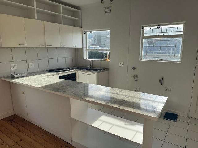 2 Bedroom flat for sale in Zonnebloem, Cape Town