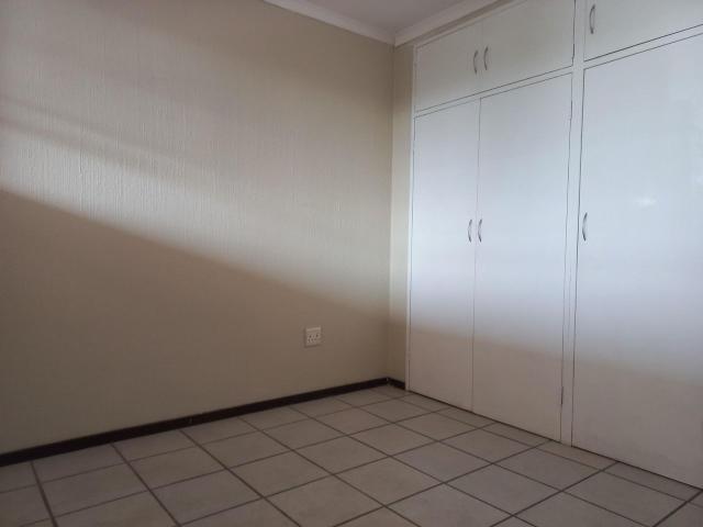 2 Bedroom Flat For Sale in Alberton North