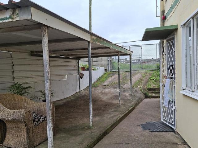 2 Bedroom flat for sale in Caneside, Phoenix