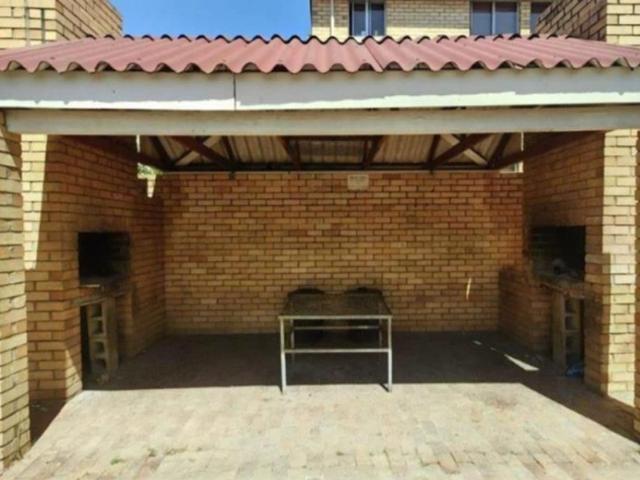2 Bedroom flat for sale in Churchill Estate, Parow