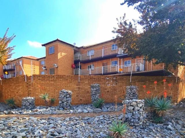 2 Bedroom flat for sale in Kenmare, Krugersdorp