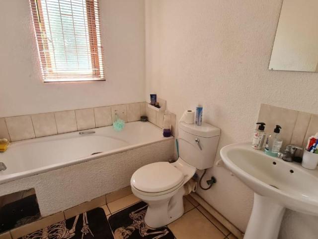 2 Bedroom flat for sale in Montclair, Durban