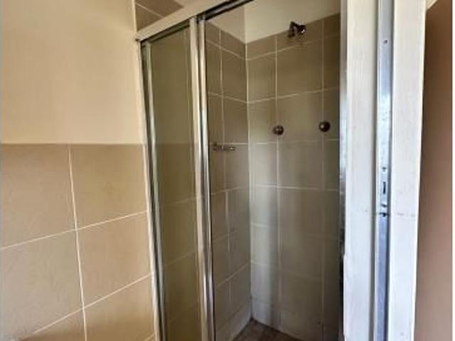 2 Bedroom Flat For Sale in Model Park