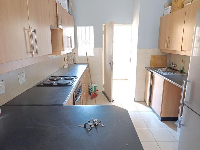 2 Bedroom Flat For Sale in Mountain View