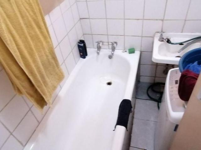 2 Bedroom flat for sale in Muckleneuk, Pretoria