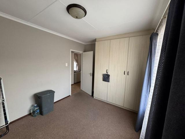 2 Bedroom Flat For Sale in Reyno Ridge