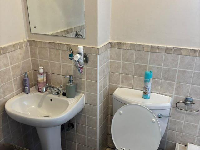 2 Bedroom Flat For Sale in Reyno Ridge
