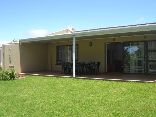 2 Bedroom Flat For Sale in Scottburgh South