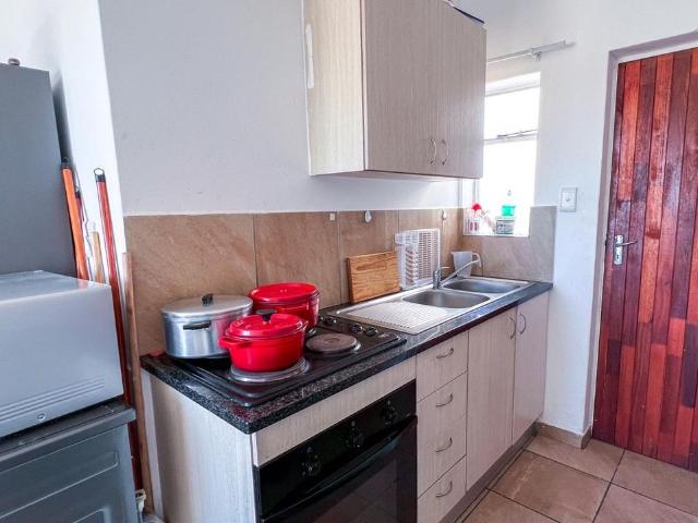 2 Bedroom flat for sale in Scottsdene, Kraaifontein