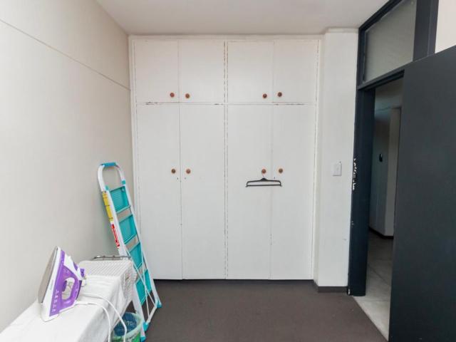 2 Bedroom flat for sale in Sanlamhof, Bellville