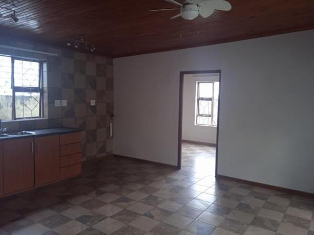 2 Bedroom Flat in Top Town