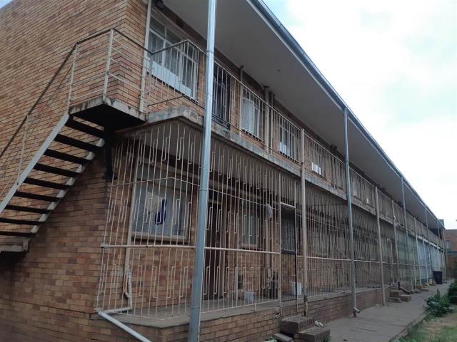2 Bedroom Flat in Vanderbijlpark CW2