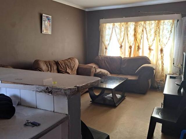 2 Bedroom Flat in Vanderbijlpark CW5