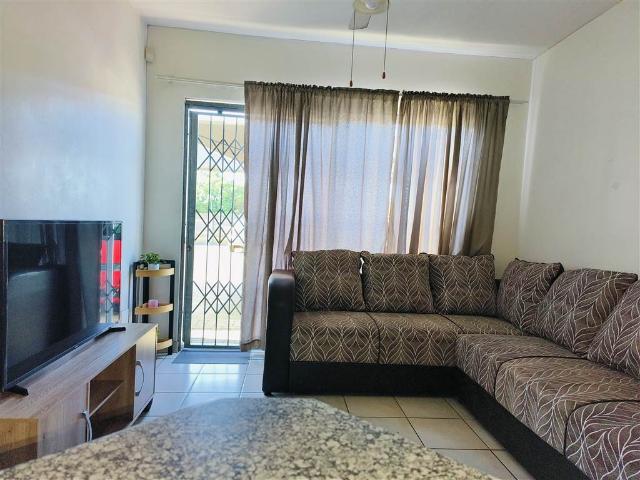 2 Bedroom Flat in Veld En Vlei