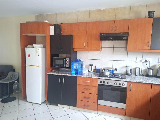 2 Bedroom Flat in Veld En Vlei